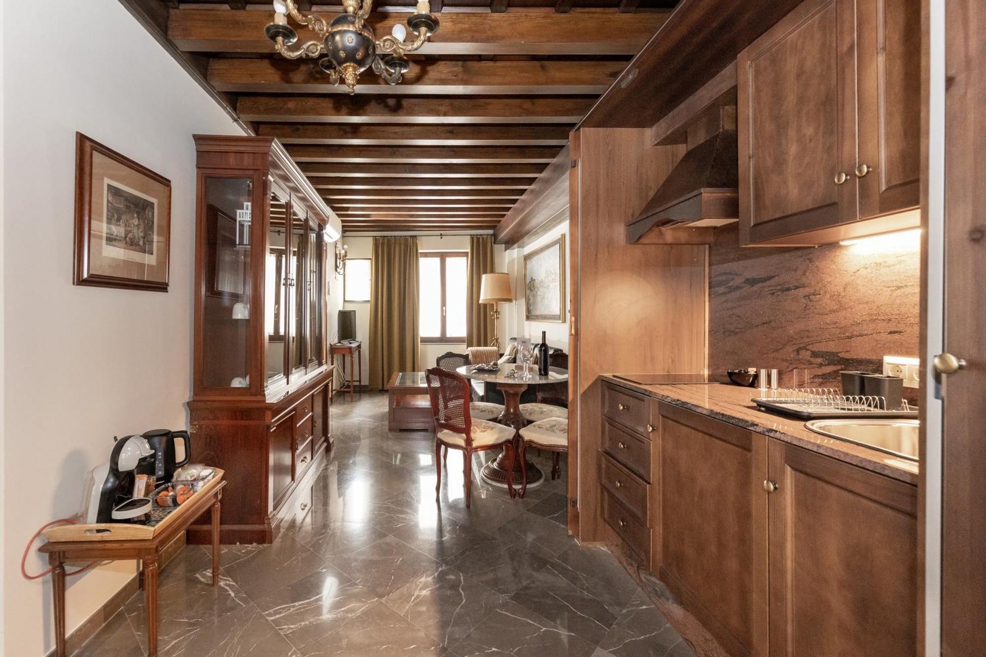 Apartamentos En Pleno Centro, Aljibe Rodrigo Del Campo 1C Гранада Экстерьер фото