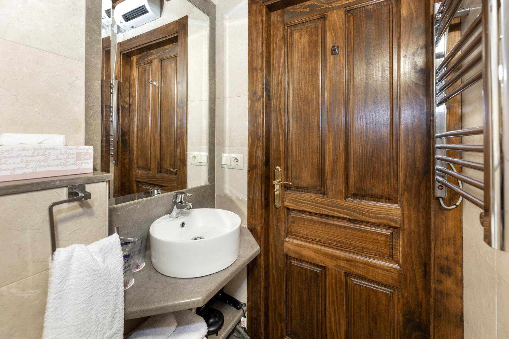 Apartamentos En Pleno Centro, Aljibe Rodrigo Del Campo 1C Гранада Экстерьер фото